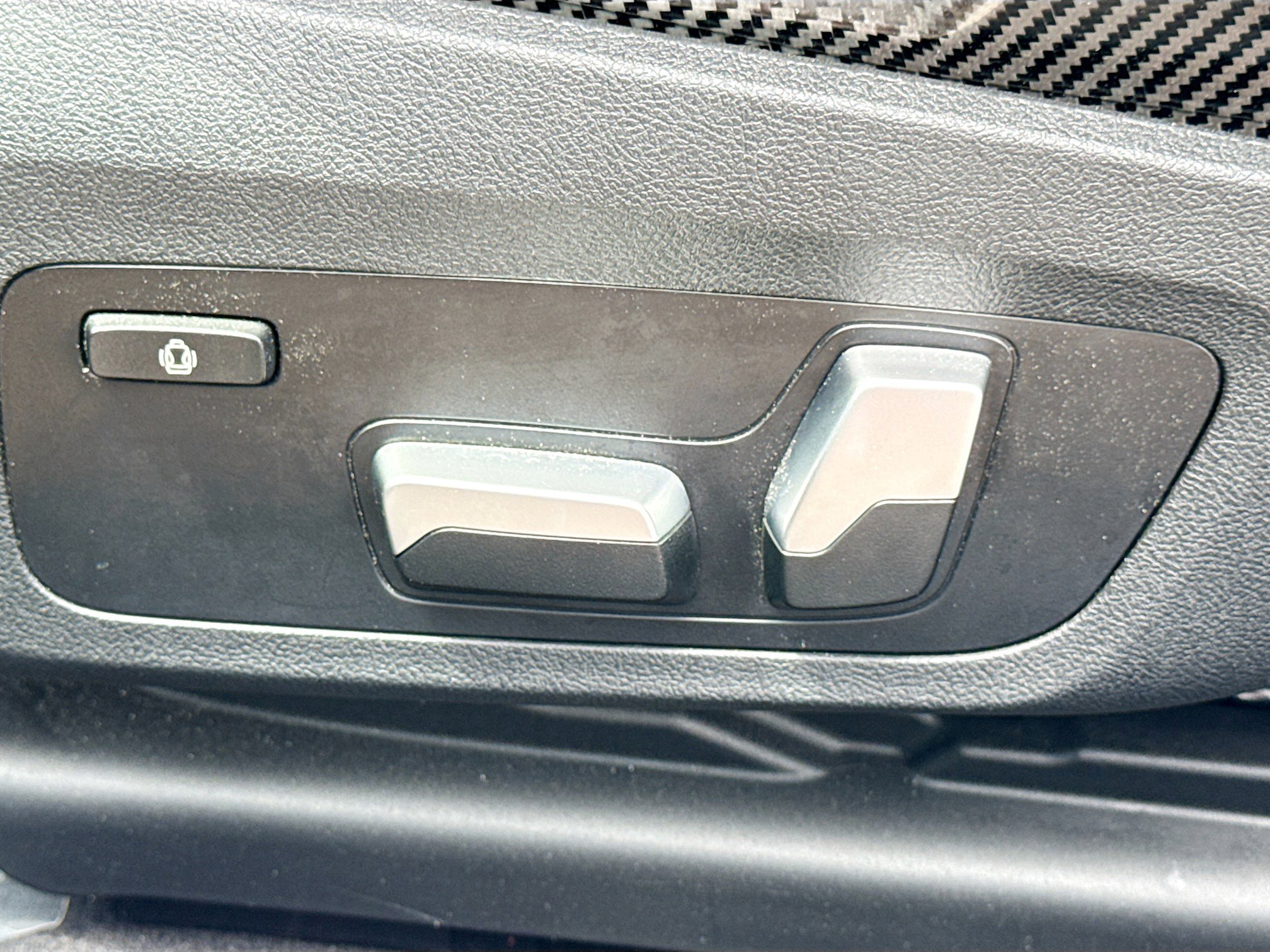 Used 2024 BMW M3 w/ M Carbon Exterior Package image 25