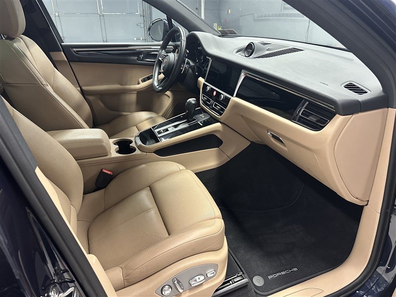 Used 2023 Porsche Macan AWD/4WD image 11