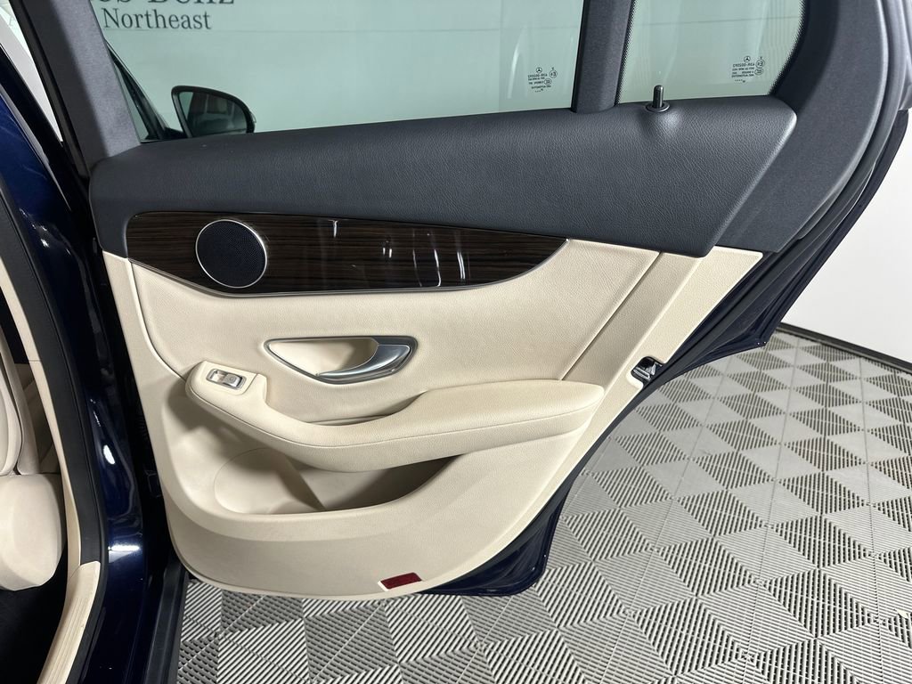 Used 2021 Mercedes-Benz GLC 300 image 18