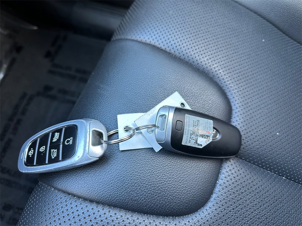 Used 2023 Hyundai Santa Fe SEL w/ Premium Package image 32