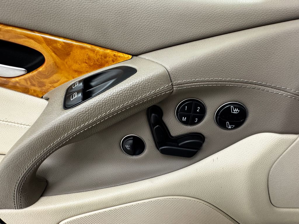 Used 2007 Mercedes-Benz SL 550 image 32