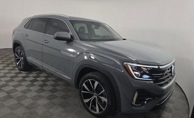 Used 2025 Volkswagen Atlas Cross Sport SEL Premium R-Line AWD/4WD image 3