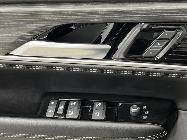 Used 2023 Jeep Wagoneer Series II w/ Premium Group I image 30