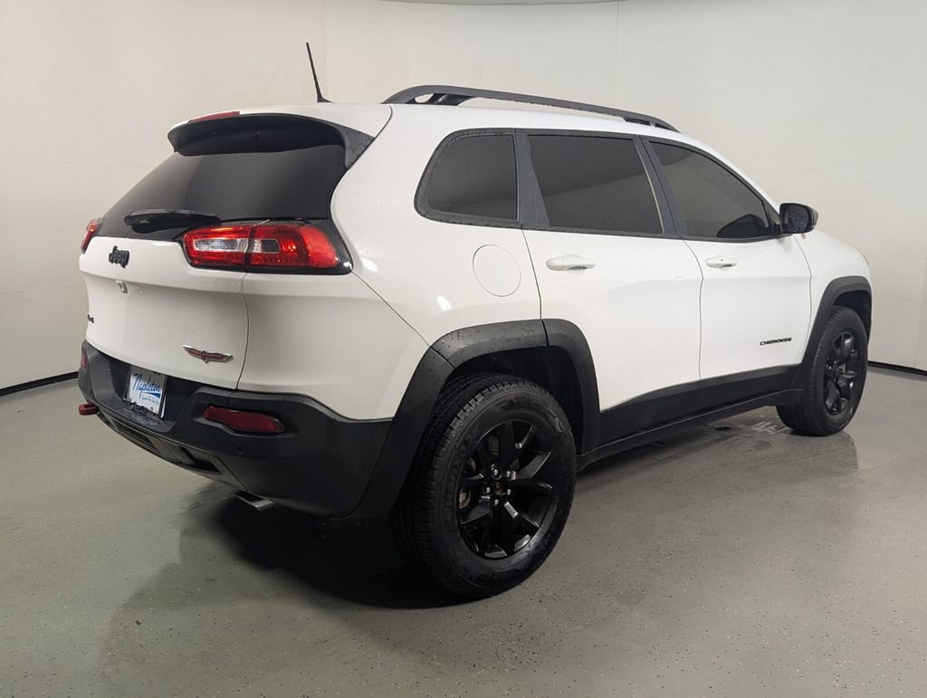 Used 2018 Jeep Cherokee Trailhawk AWD/4WD image 8