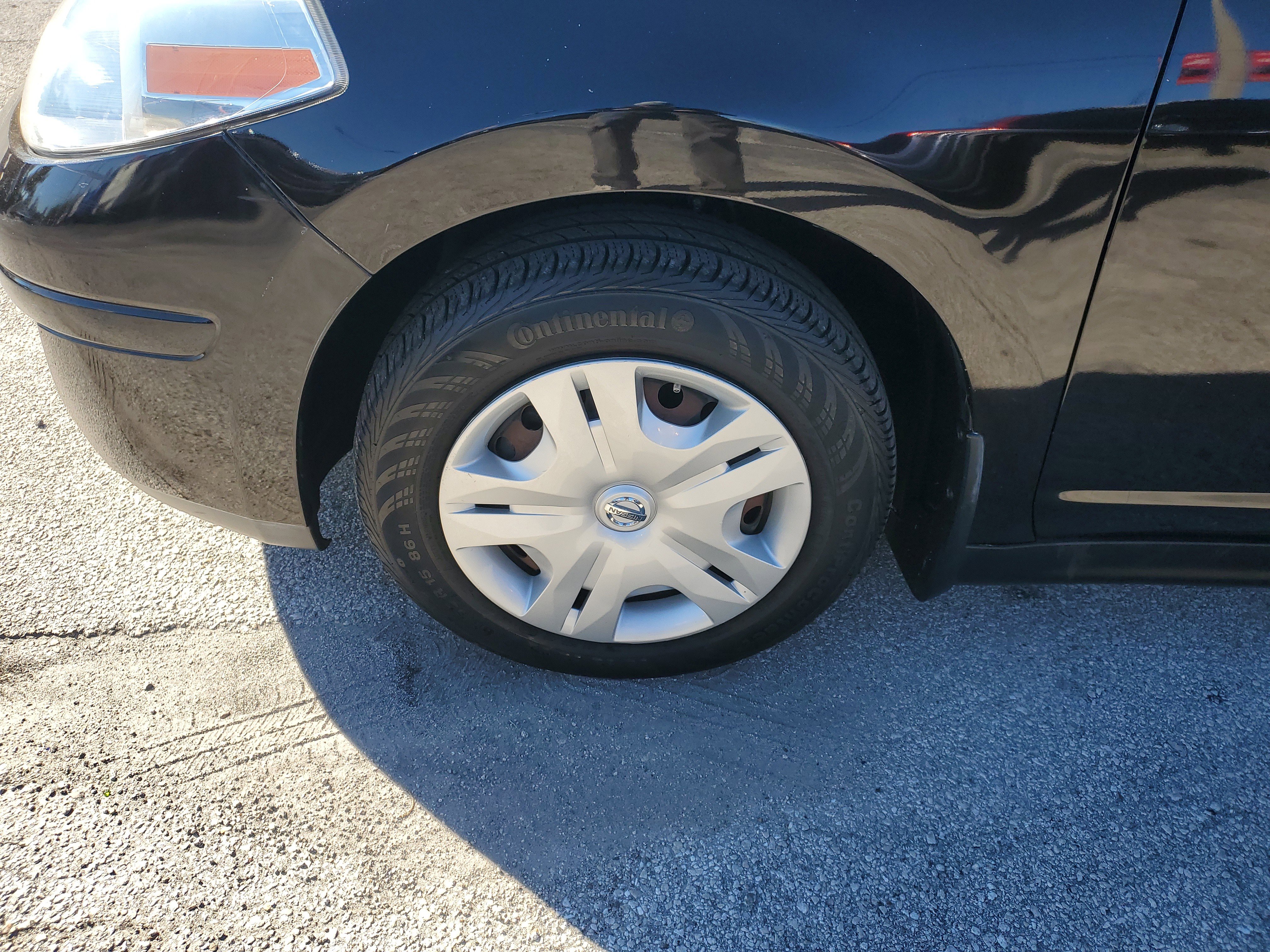 Used 2011 Nissan Versa 1.8 S w/ Plus Pkg image 8