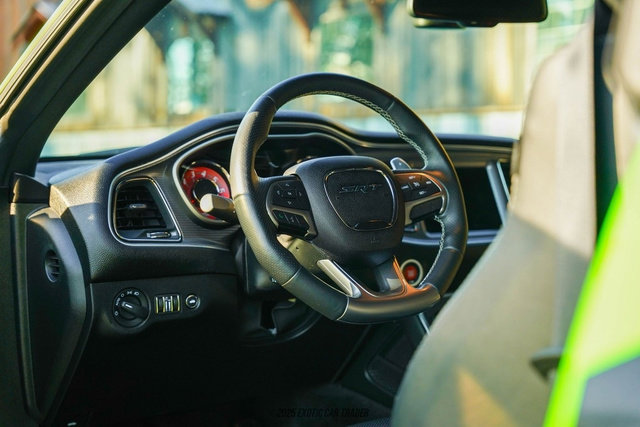 Used 2017 Dodge Challenger SRT Hellcat image 19