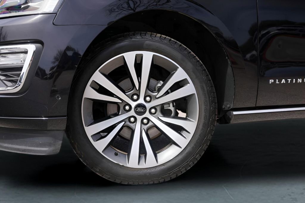 Used 2020 Ford Expedition Platinum image 4