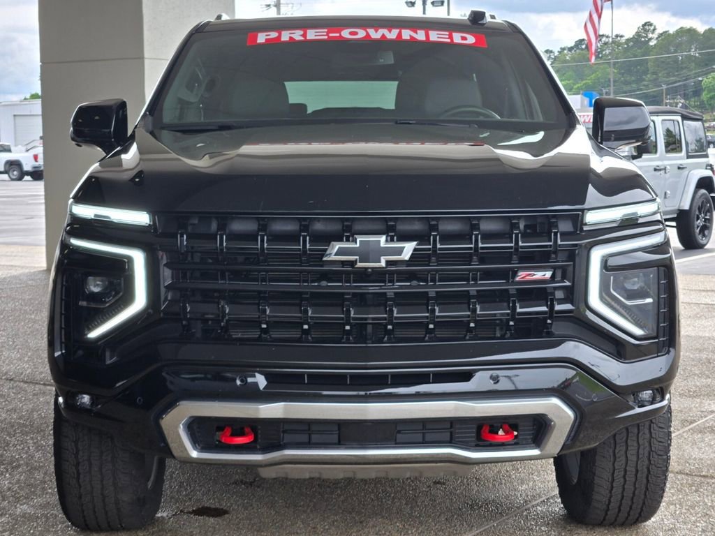 Used 2025 Chevrolet Suburban Z71 AWD/4WD image 6