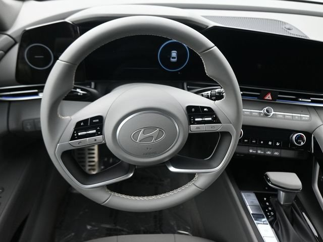 Certified 2025 Hyundai Elantra SEL FWD image 14