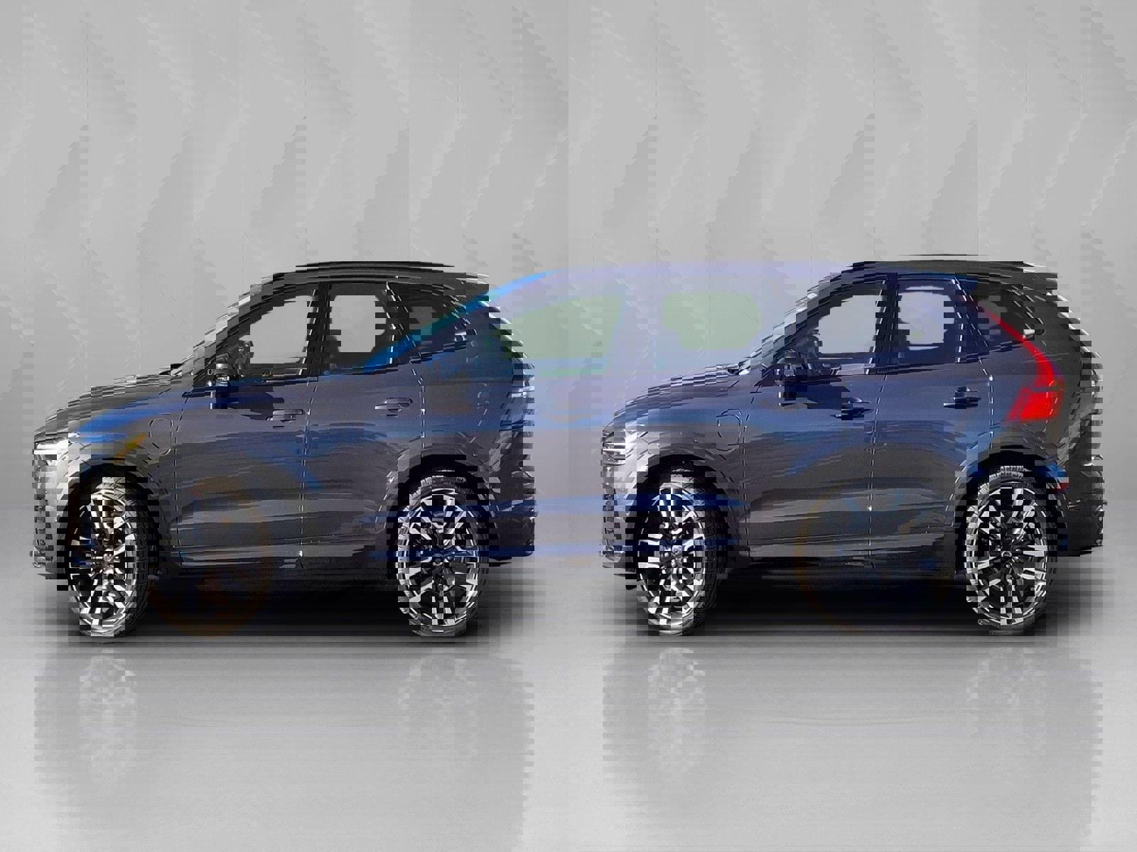 Certified 2024 Volvo XC60 T8 Ultimate w/ Protection Package Premier image 3