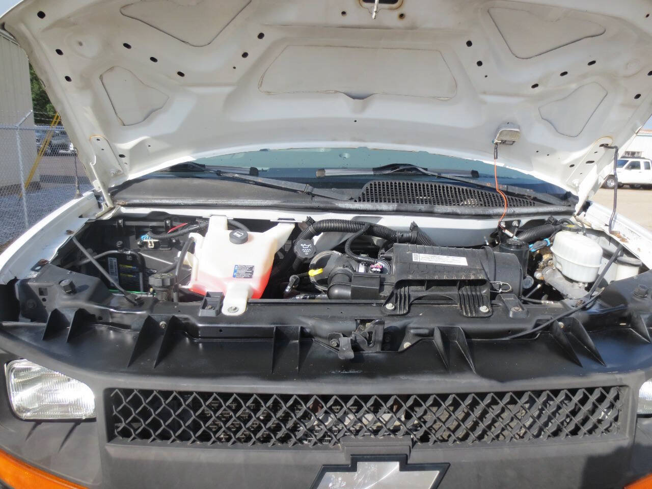 Used 2008 Chevrolet Express 2500 Passenger RWD image 4