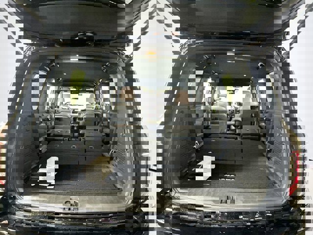 New 2025 Nissan Armada SL w/ Captain's Chari Seat Package image 30