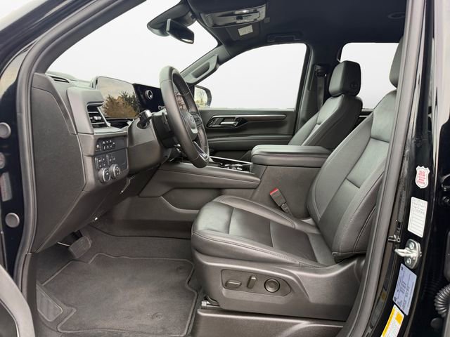 Used 2025 Chevrolet Suburban Z71 AWD/4WD image 9