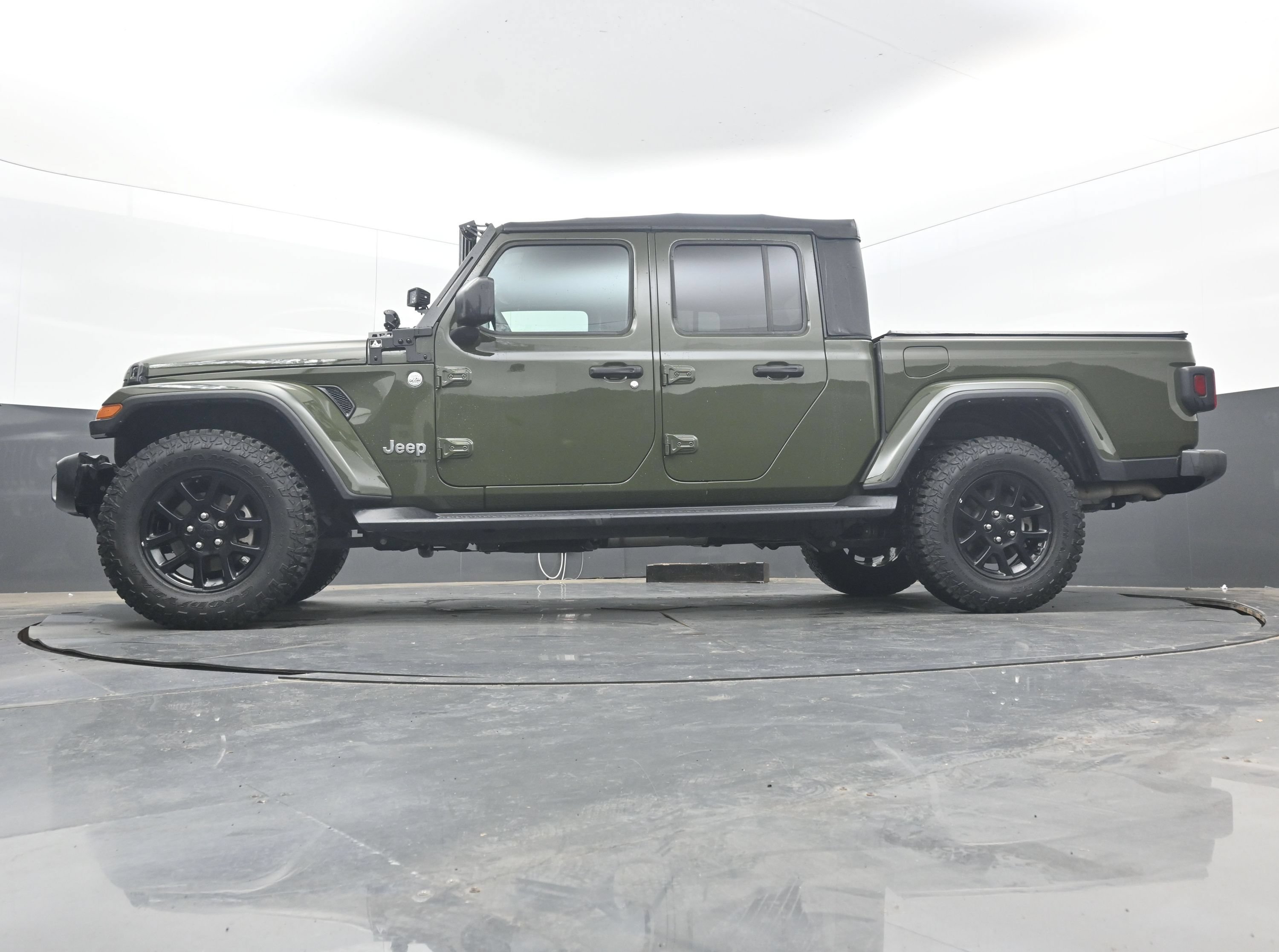 Used 2023 Jeep Gladiator Overland AWD/4WD image 26