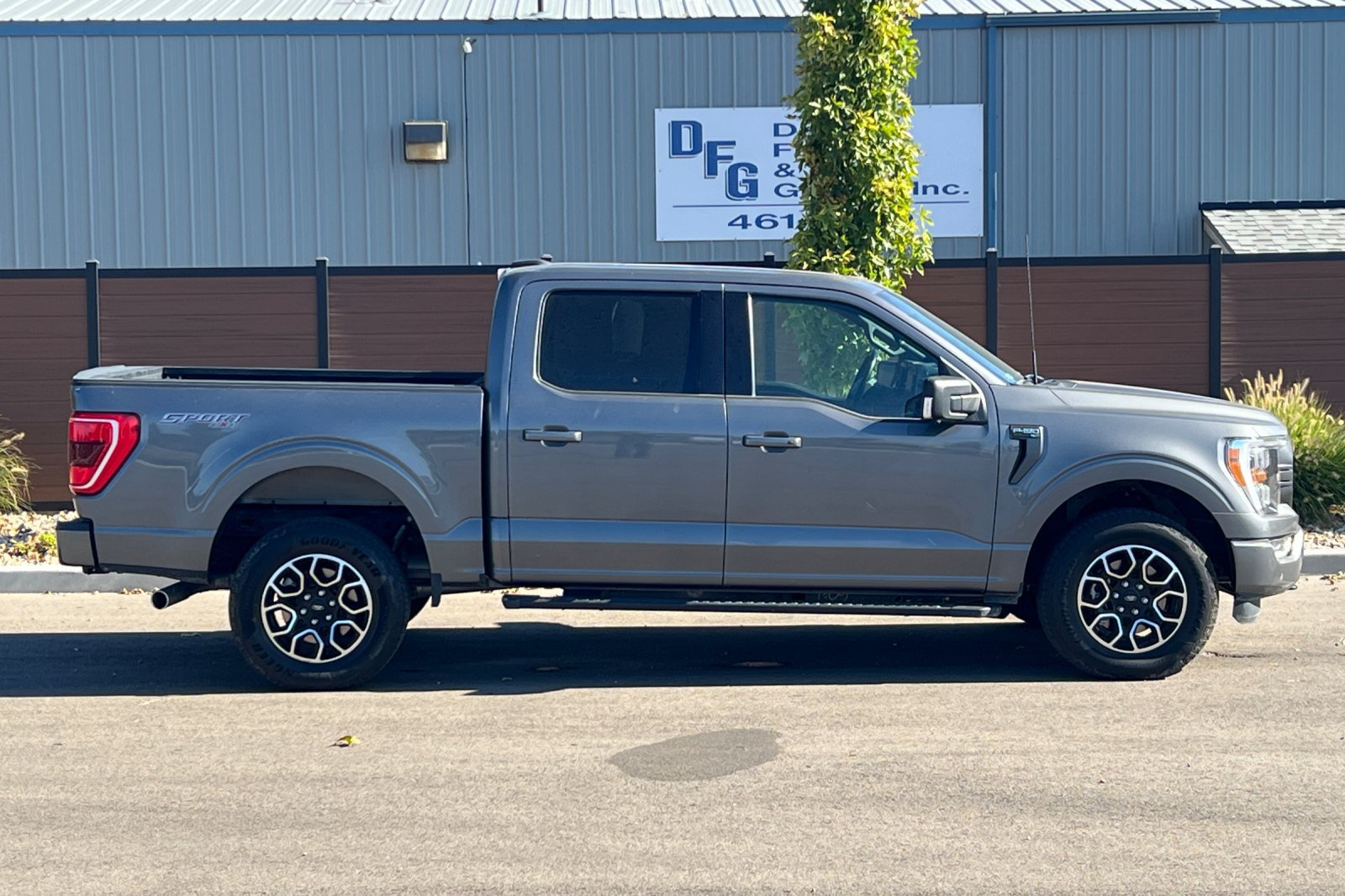 Used 2022 Ford F150 XLT w/ Equipment Group 302A High AWD/4WD image 3