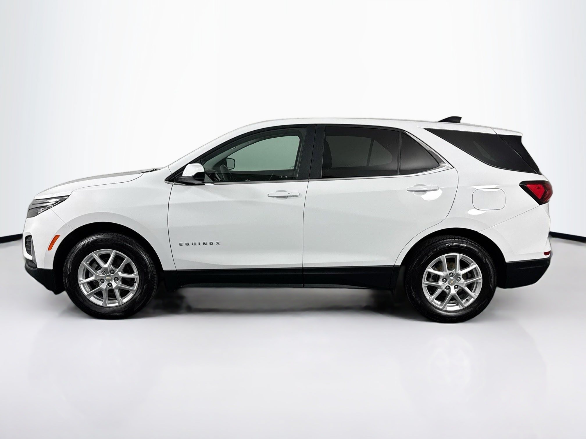 Used 2023 Chevrolet Equinox LT AWD/4WD image 11