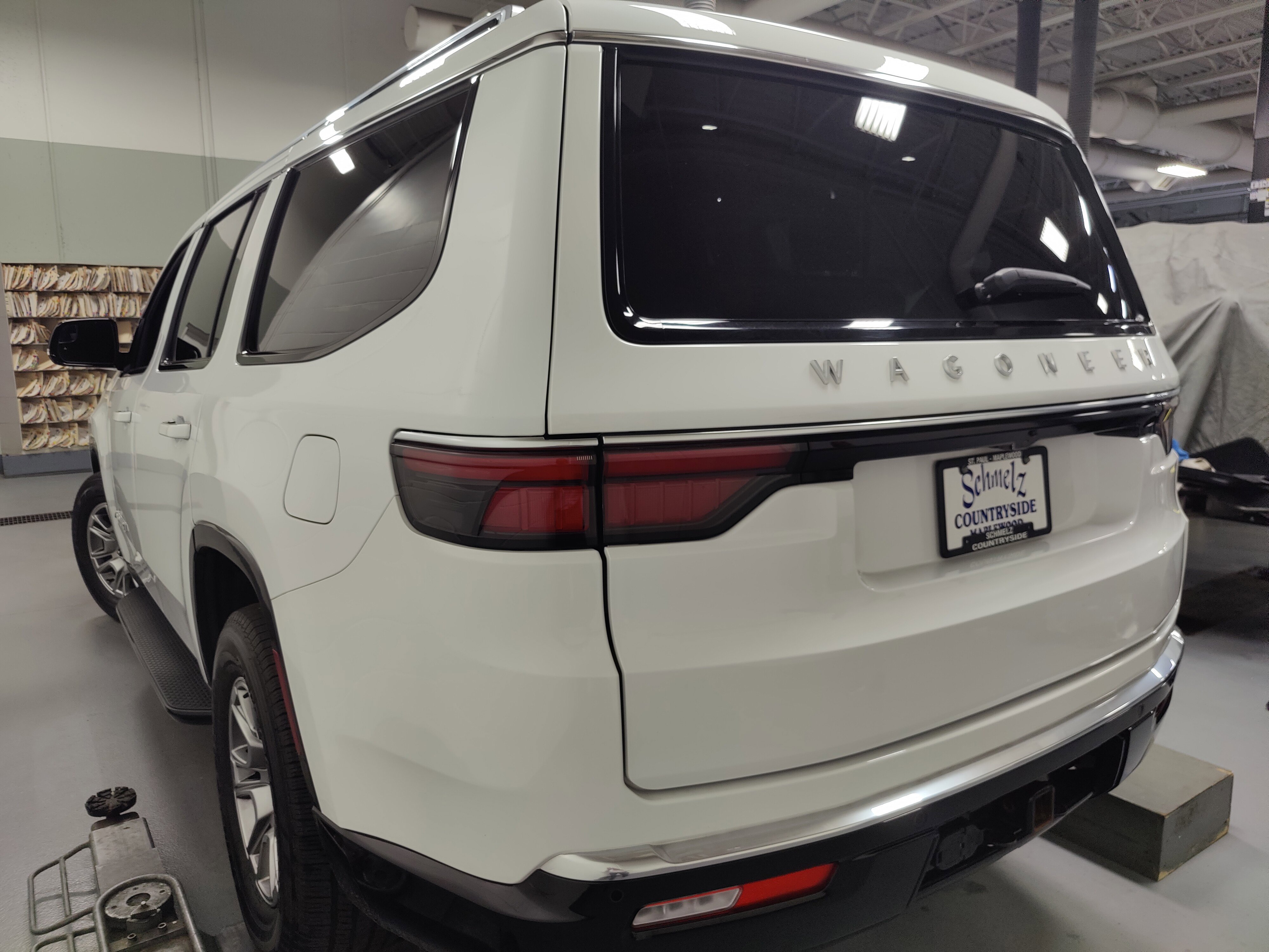 Used 2024 Jeep Wagoneer 4WD image 9