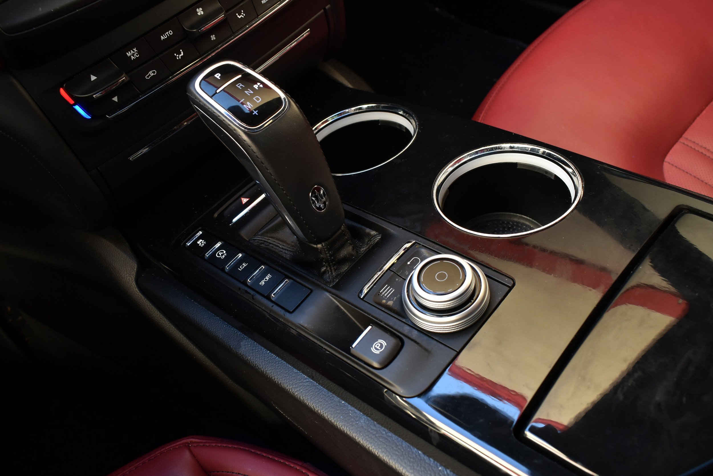 Used 2019 Maserati Ghibli S RWD image 31
