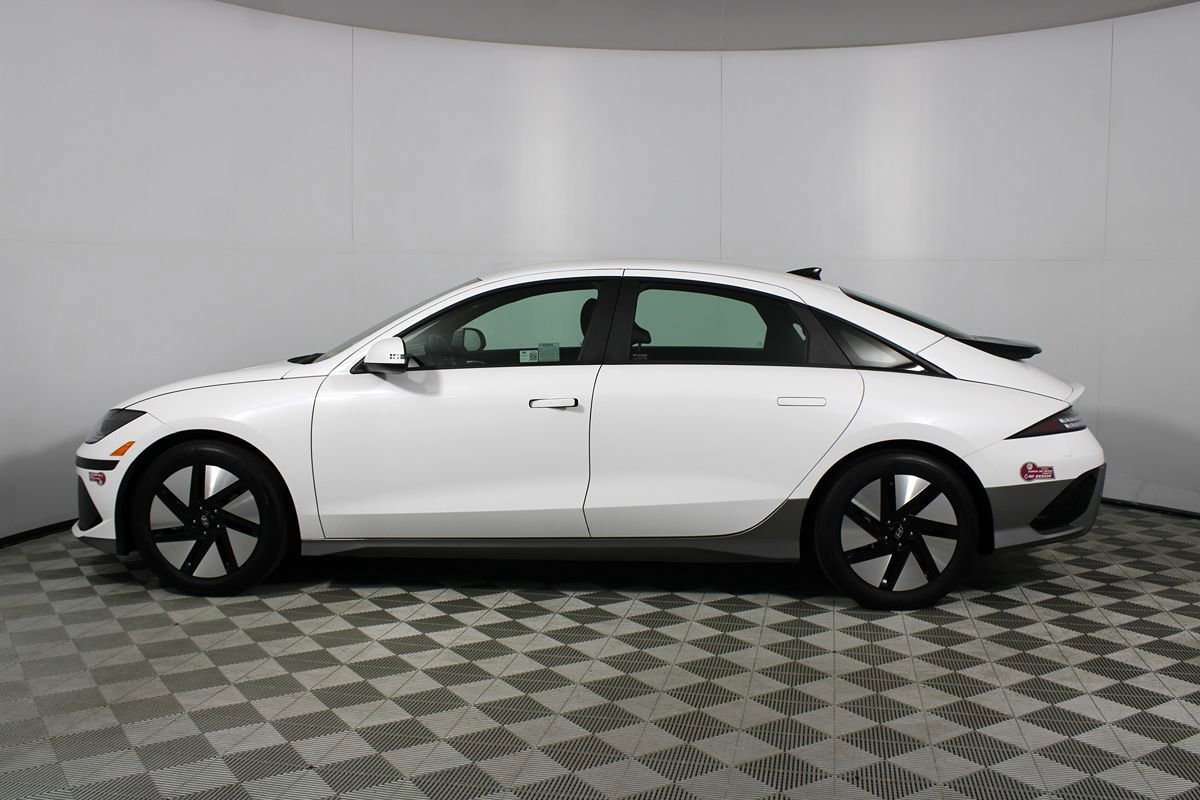 Used 2024 Hyundai Ioniq 6 SE RWD image 28