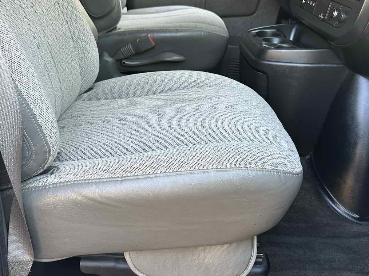 Used 2018 Chevrolet Express 3500 LT w/ LT Preferred Equipment Group RWD image 16