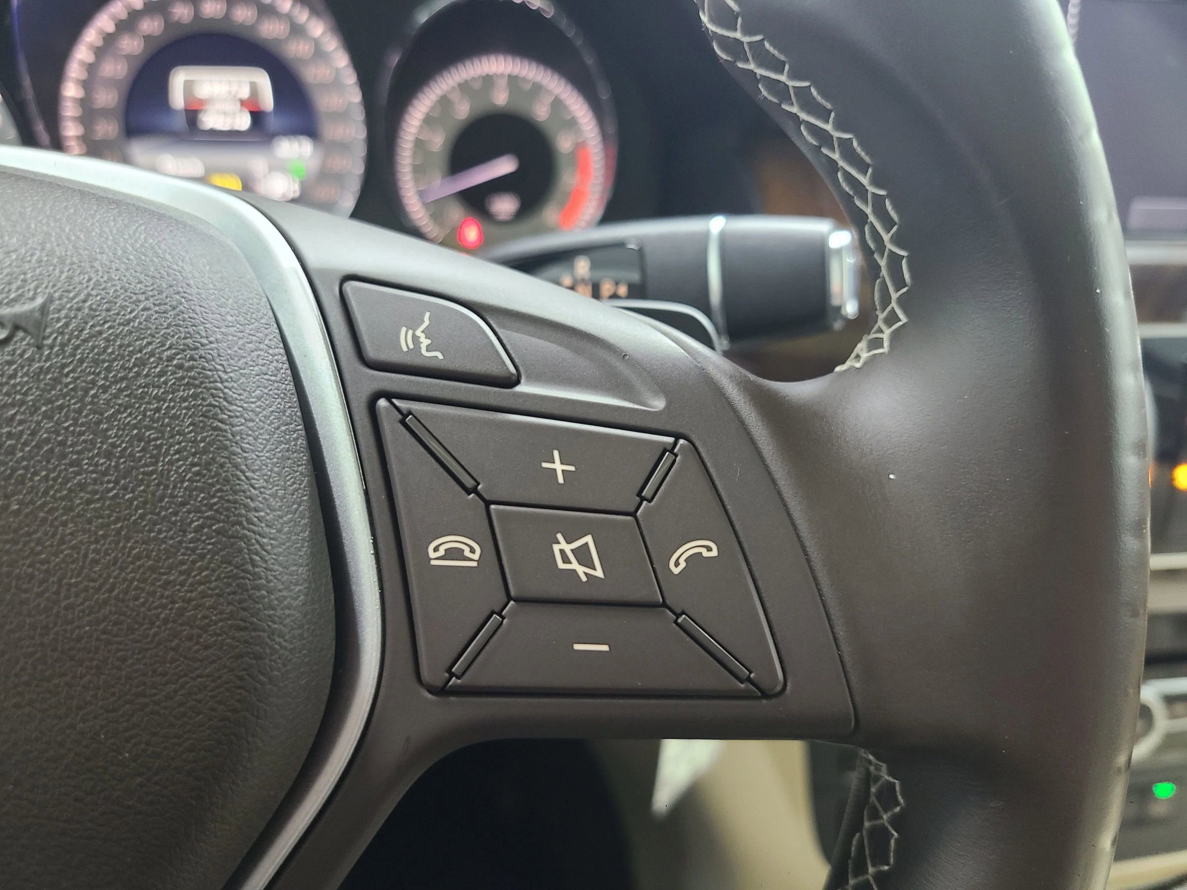 Used 2014 Mercedes-Benz GLK 350 4MATIC image 32