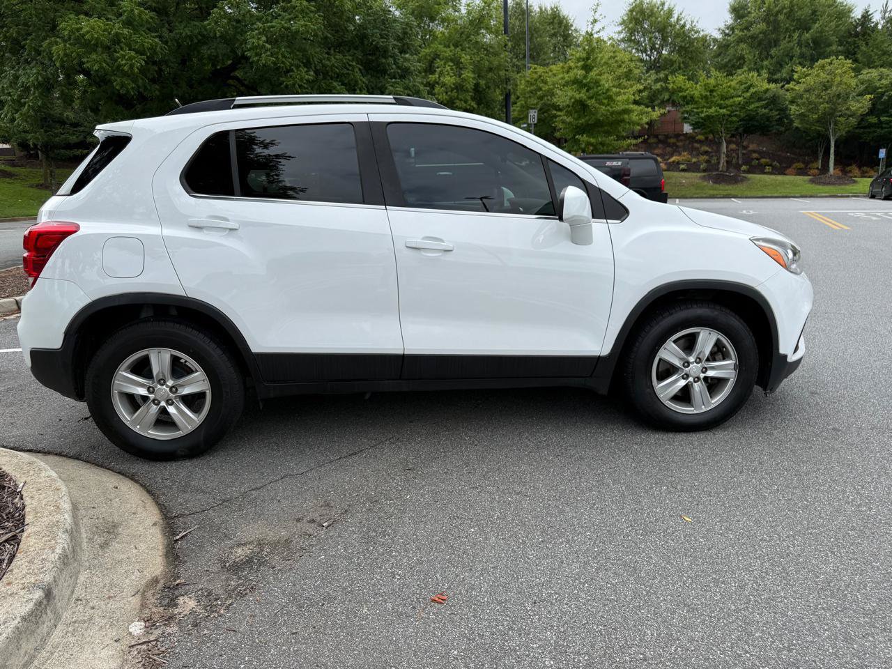 Used 2019 Chevrolet Trax LT FWD image 4