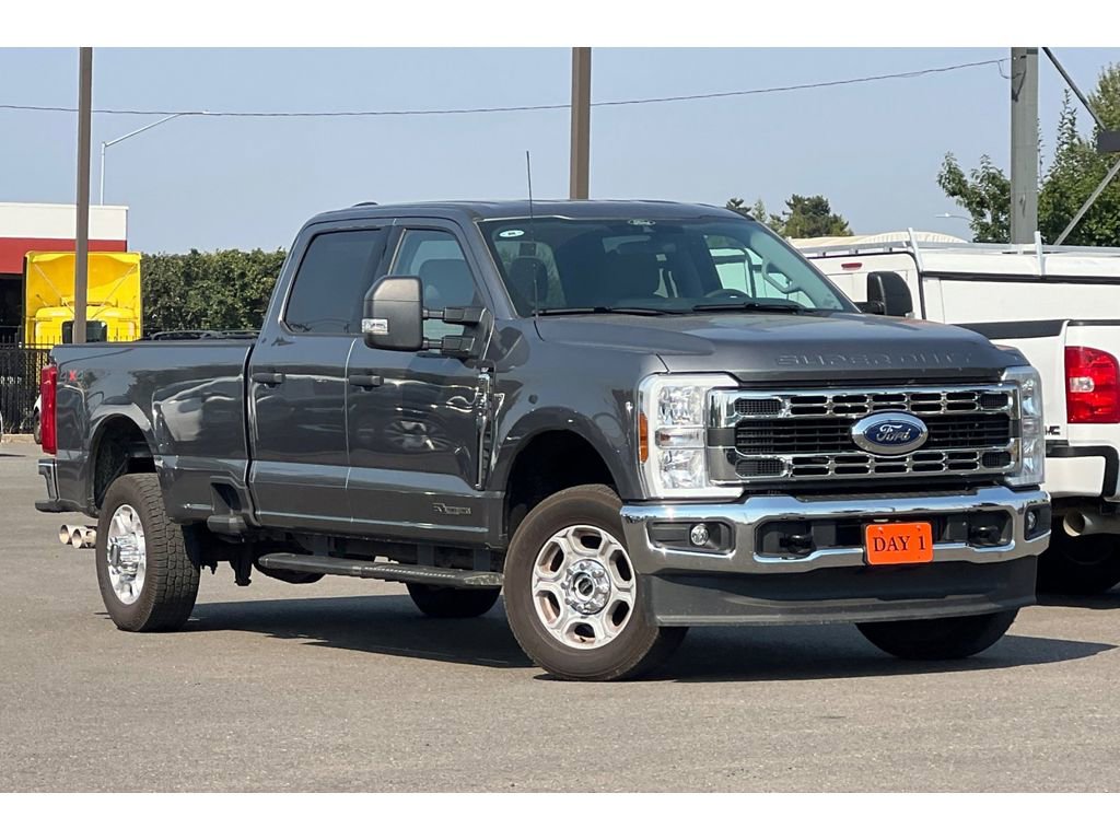 Used 2025 Ford F350 XLT image 2