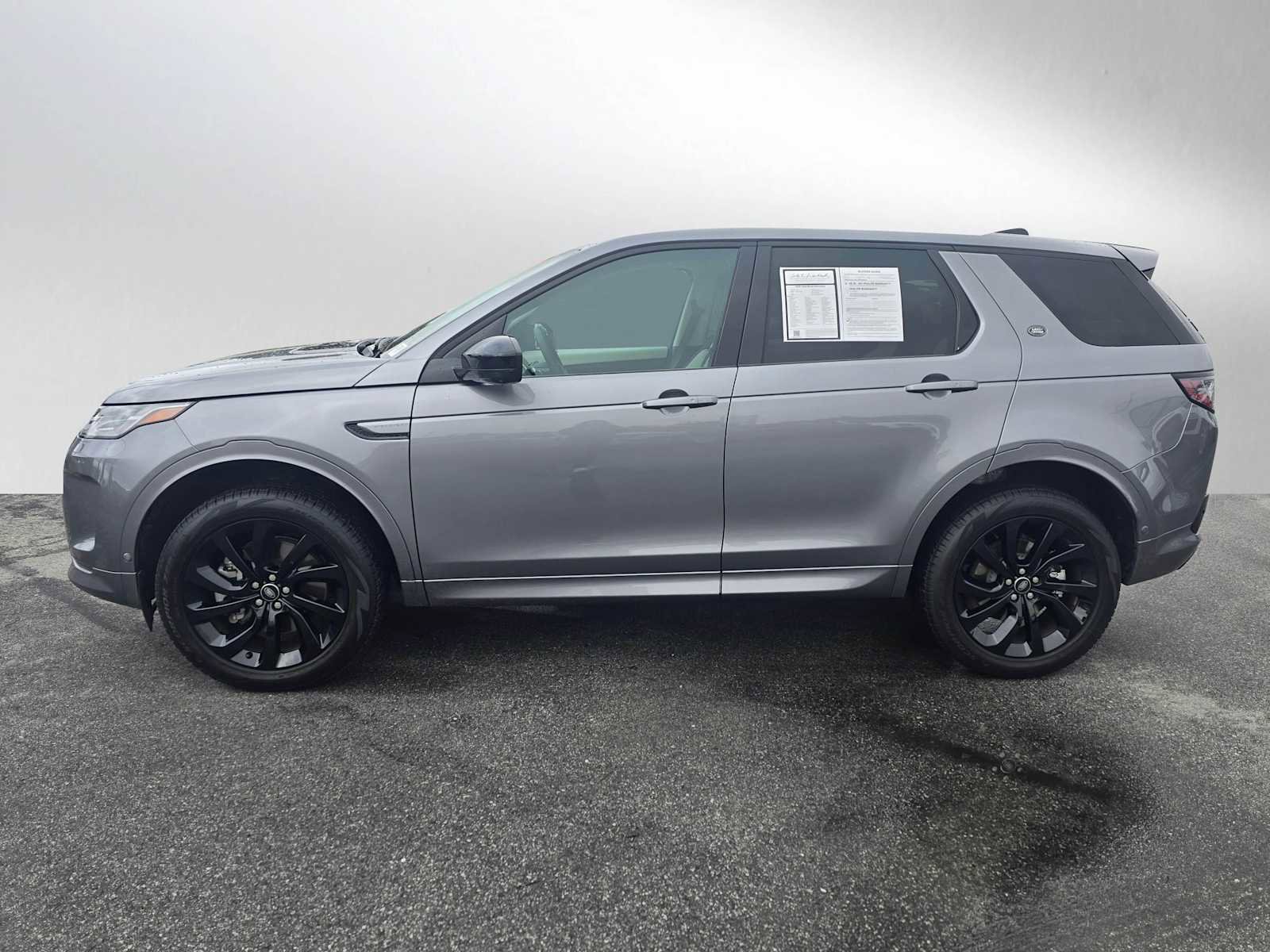 Used 2025 Land Rover Discovery Sport S image 2