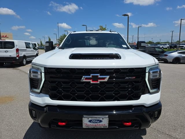 Used 2025 Chevrolet Silverado 2500 ZR2 w/ Technology Package AWD/4WD image 8