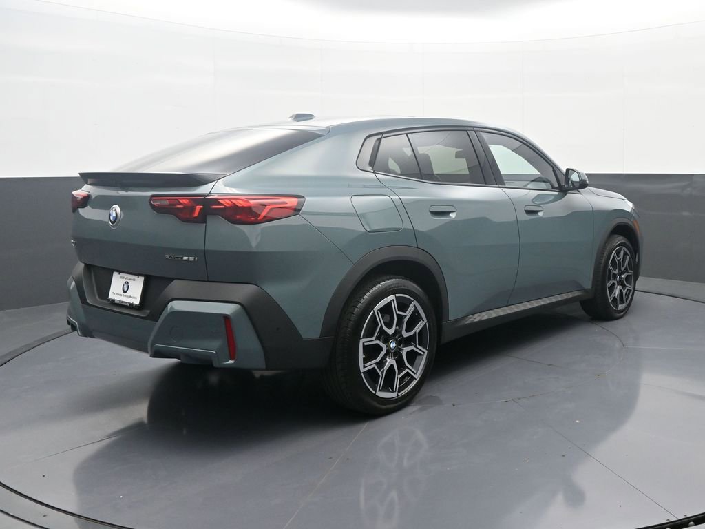 Used 2025 BMW X2 xDrive28i AWD/4WD image 7