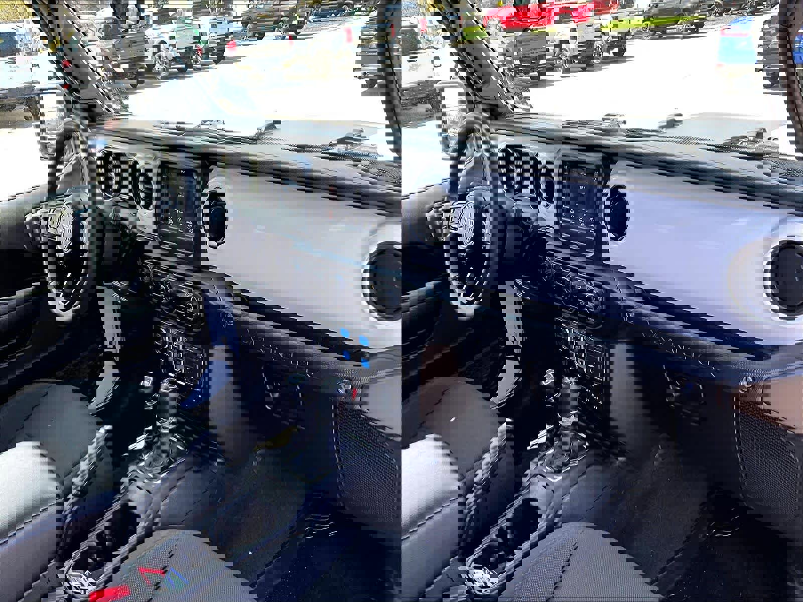 Used 2023 Jeep Wrangler Unlimited image 14