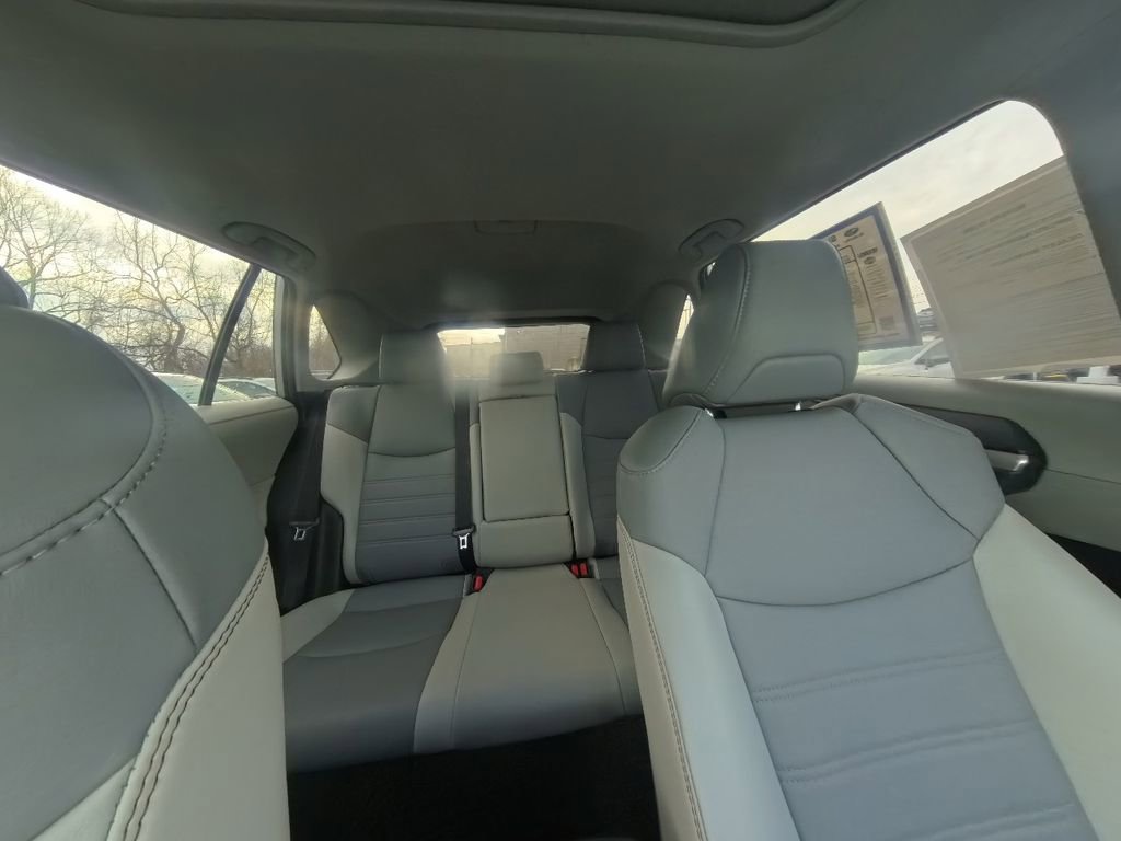 Used 2023 Toyota RAV4 XLE Premium image 27