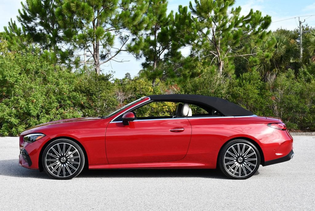Used 2024 Mercedes-Benz CLE 300 4MATIC Cabriolet image 36