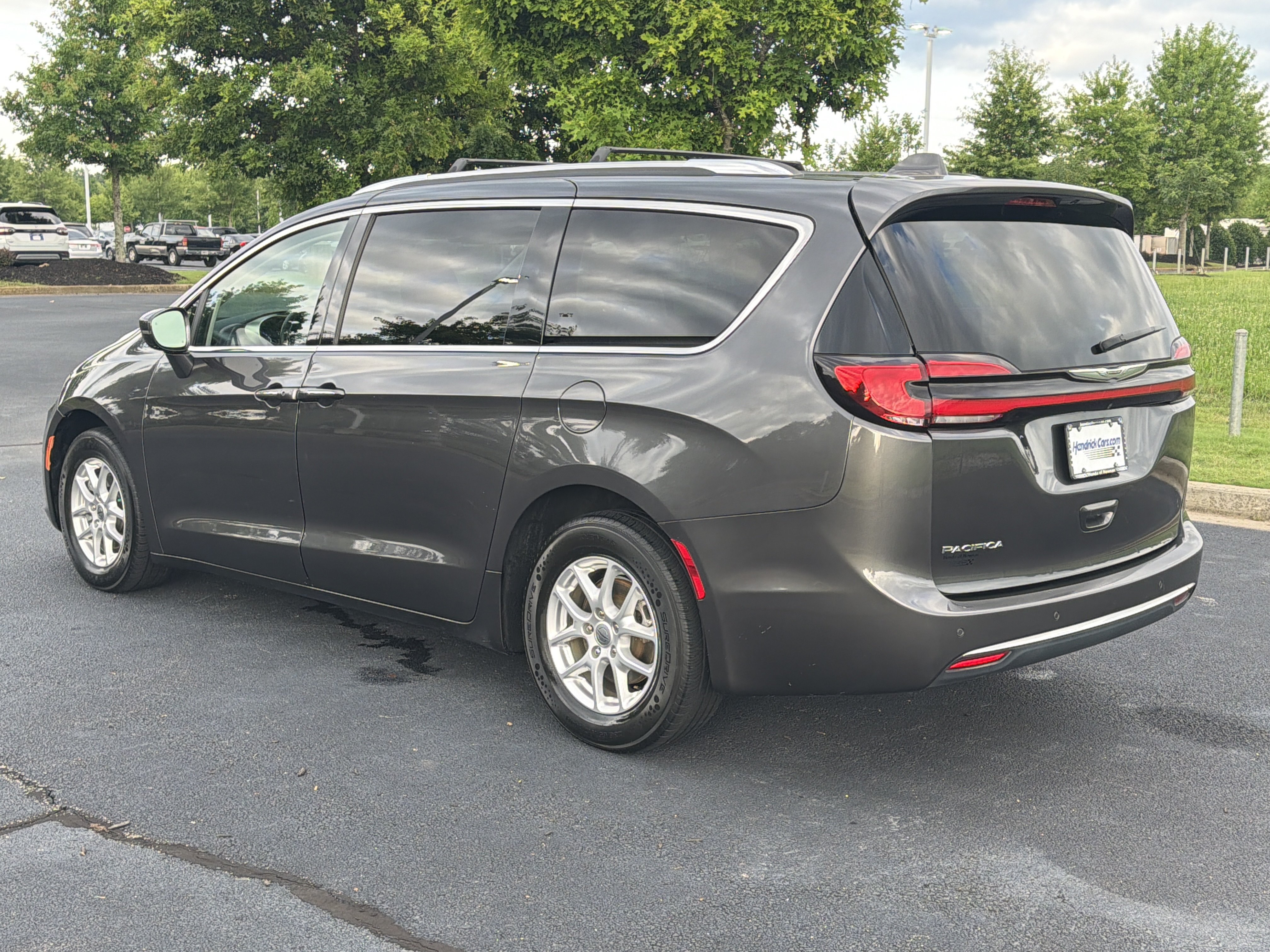 Used 2021 Chrysler Pacifica Touring-L FWD image 7