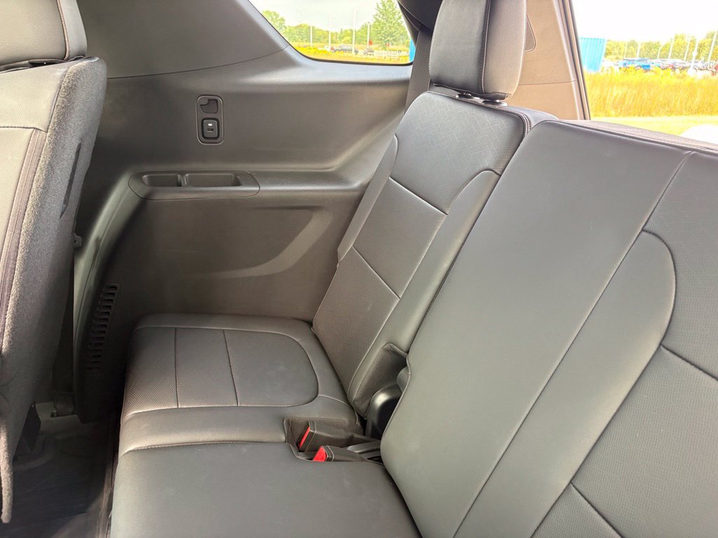 Used 2023 Chevrolet Traverse High Country AWD/4WD image 58