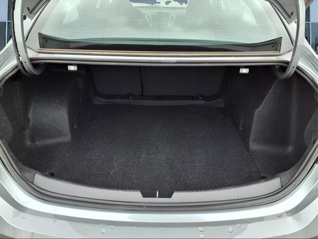 Used 2024 Chevrolet Malibu LT image 24