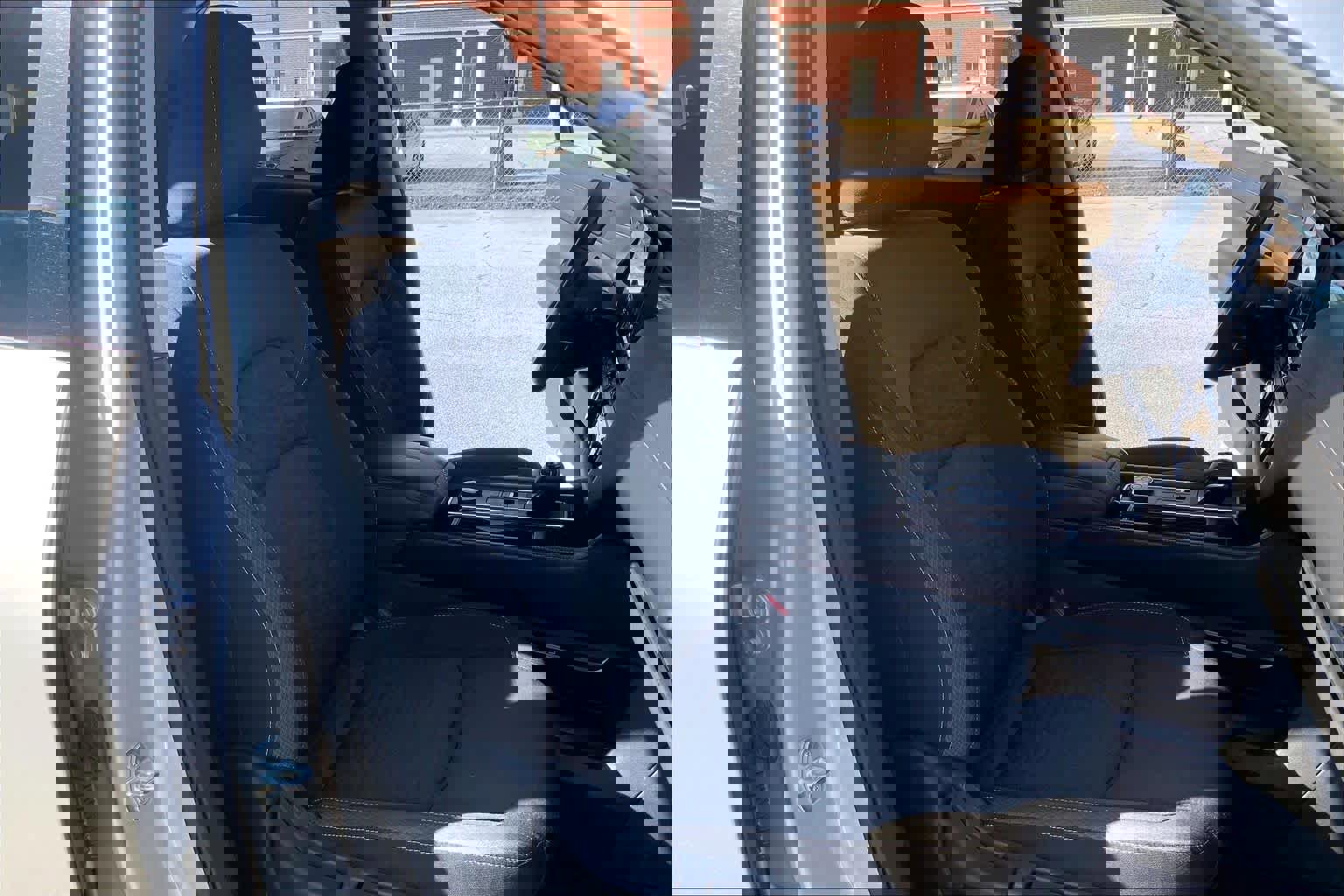 Used 2025 Nissan Pathfinder SV image 9