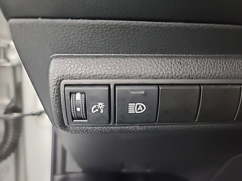 Used 2025 Toyota Corolla LE image 27