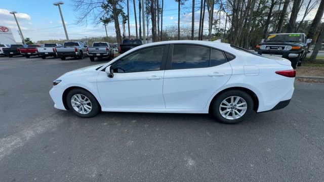 Used 2025 Toyota Camry LE image 10