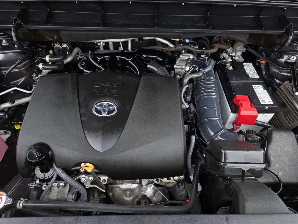 Used 2022 Toyota Highlander XLE FWD image 35