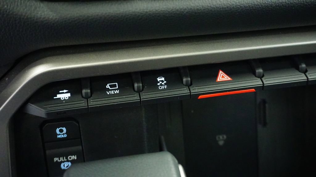 Used 2025 Toyota Tundra Limited image 29