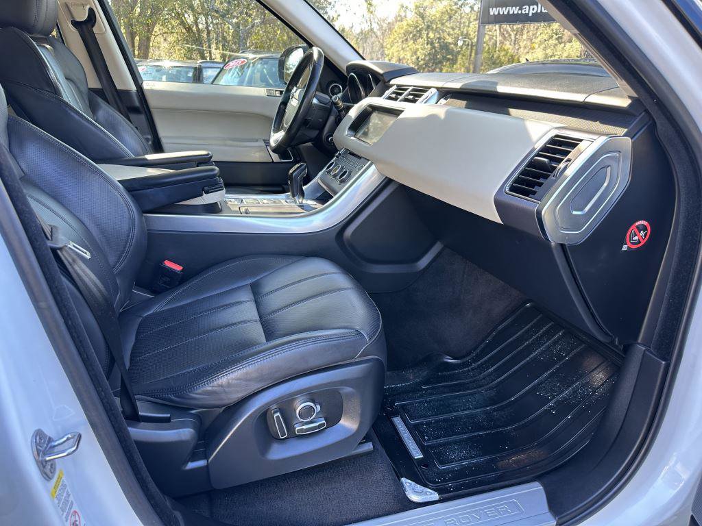 Used 2017 Land Rover Range Rover Sport HSE image 16