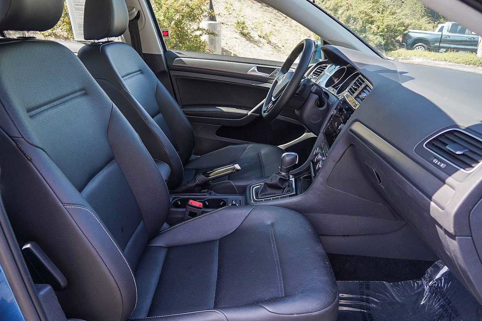 Used 2018 Volkswagen Golf SE FWD image 19