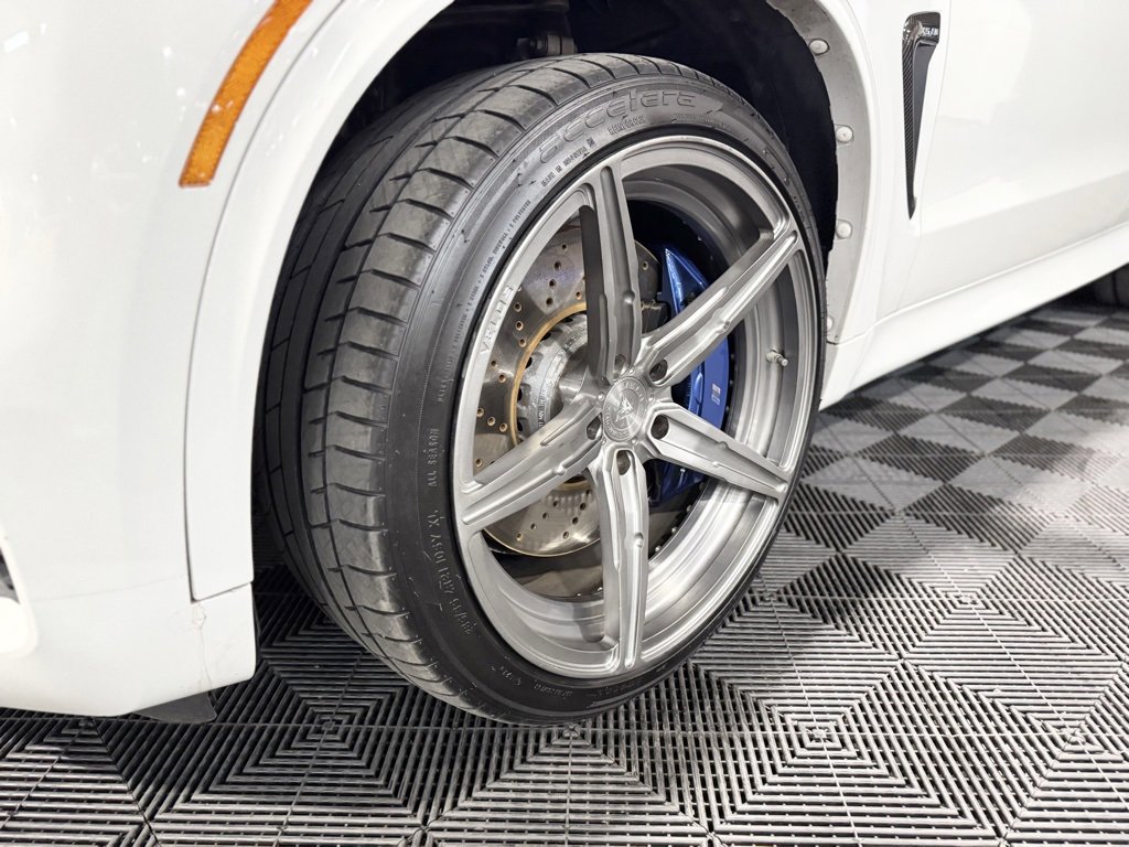 Used 2015 BMW X5 M image 8