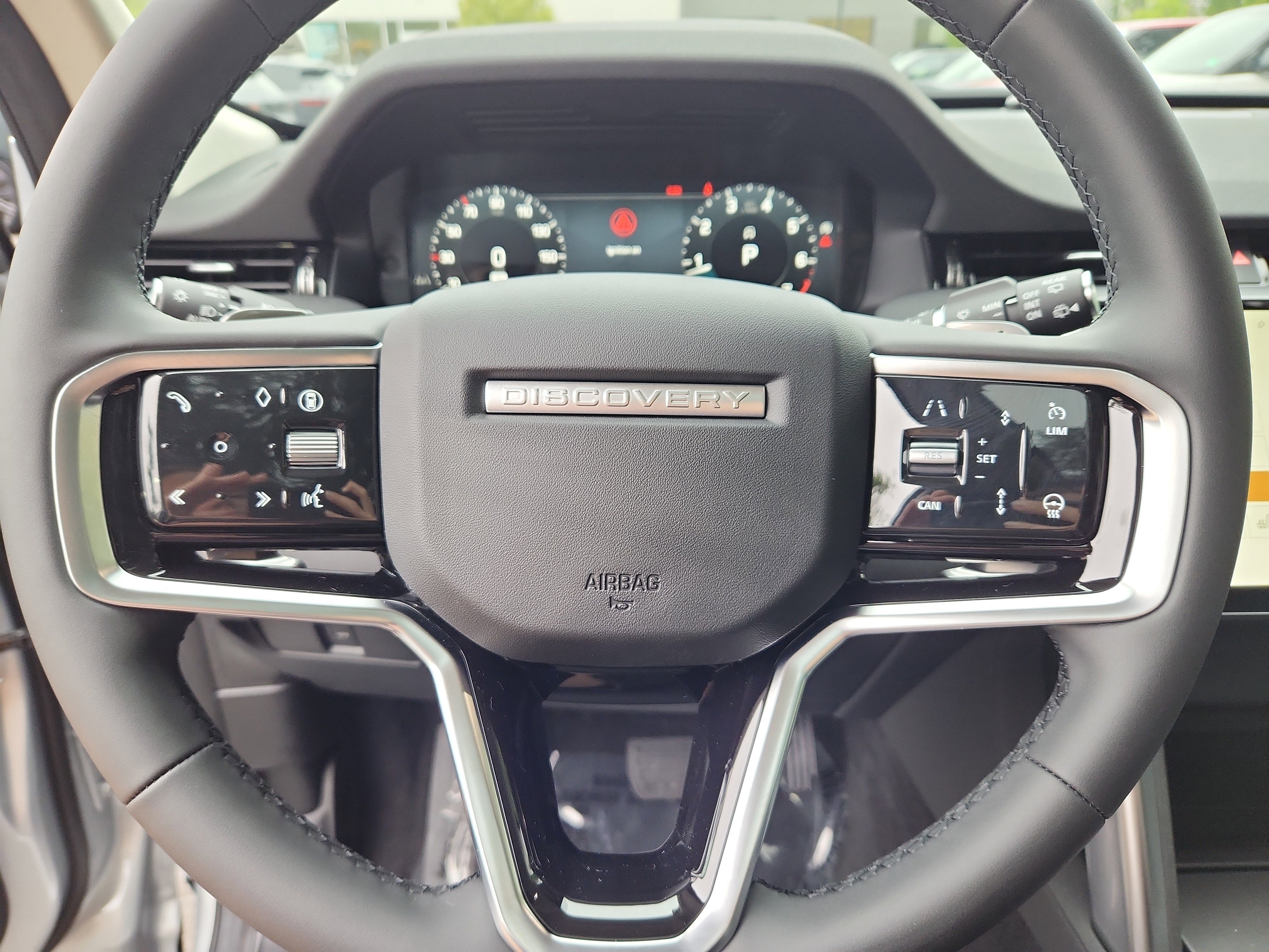 Used 2025 Land Rover Discovery Sport S image 18