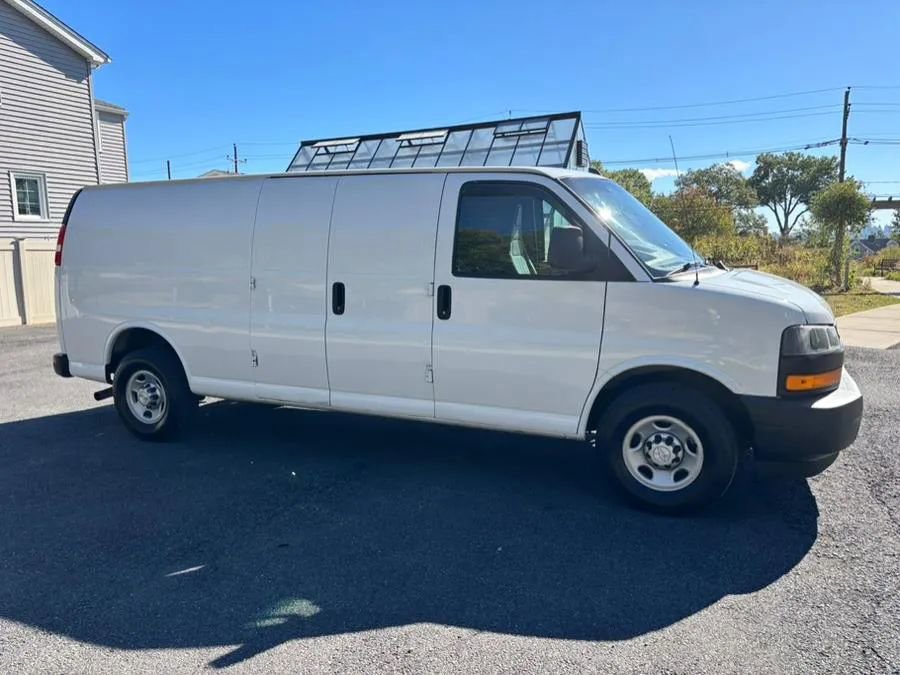 Used 2019 Chevrolet Express 2500 Extended image 13