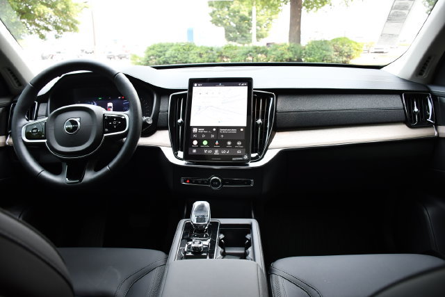 New 2026 Volvo XC90 B6 Plus w/ Protection Package Premier AWD/4WD image 19
