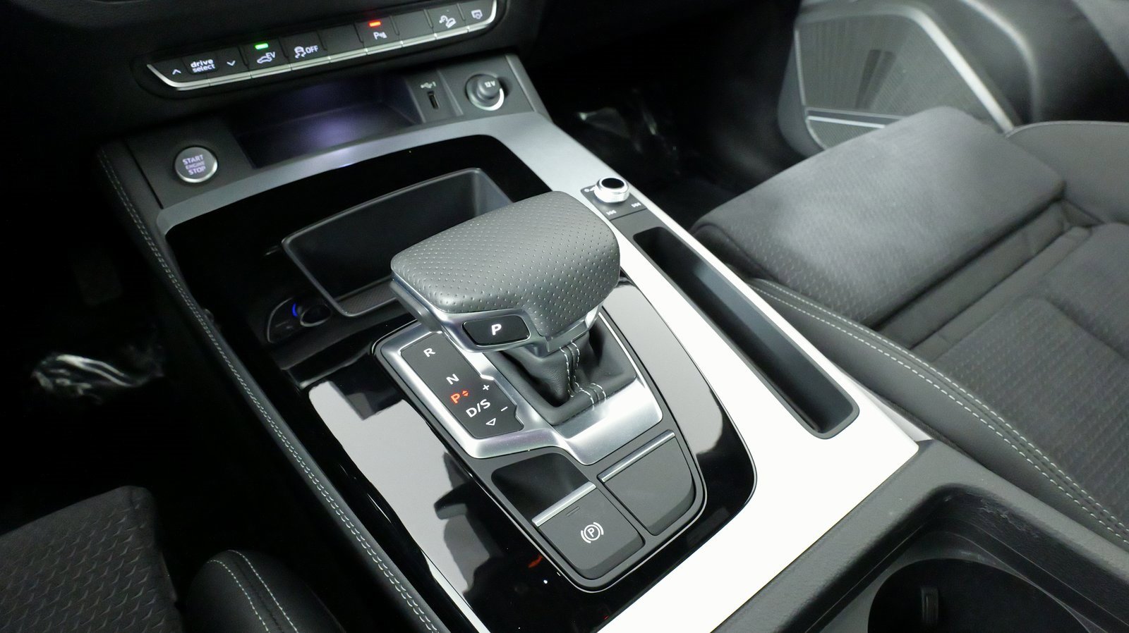 Used 2024 Audi Q5 e Premium Plus w/ Premium Plus Package image 67