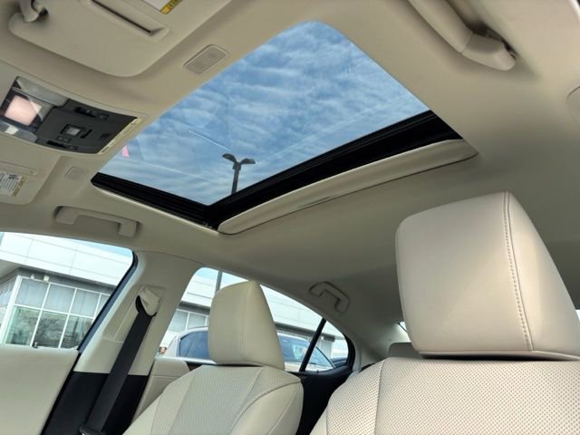 Used 2025 Lexus ES 350 w/ Premium Package image 23