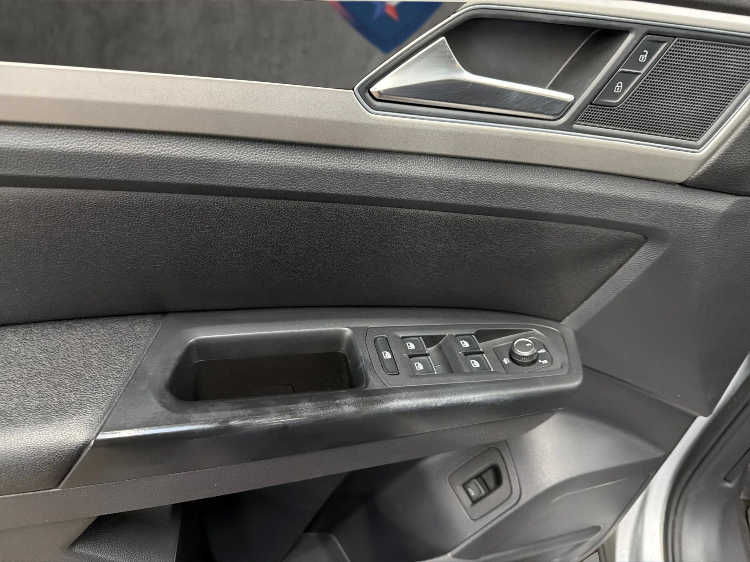 Used 2018 Volkswagen Atlas SEL AWD/4WD image 18